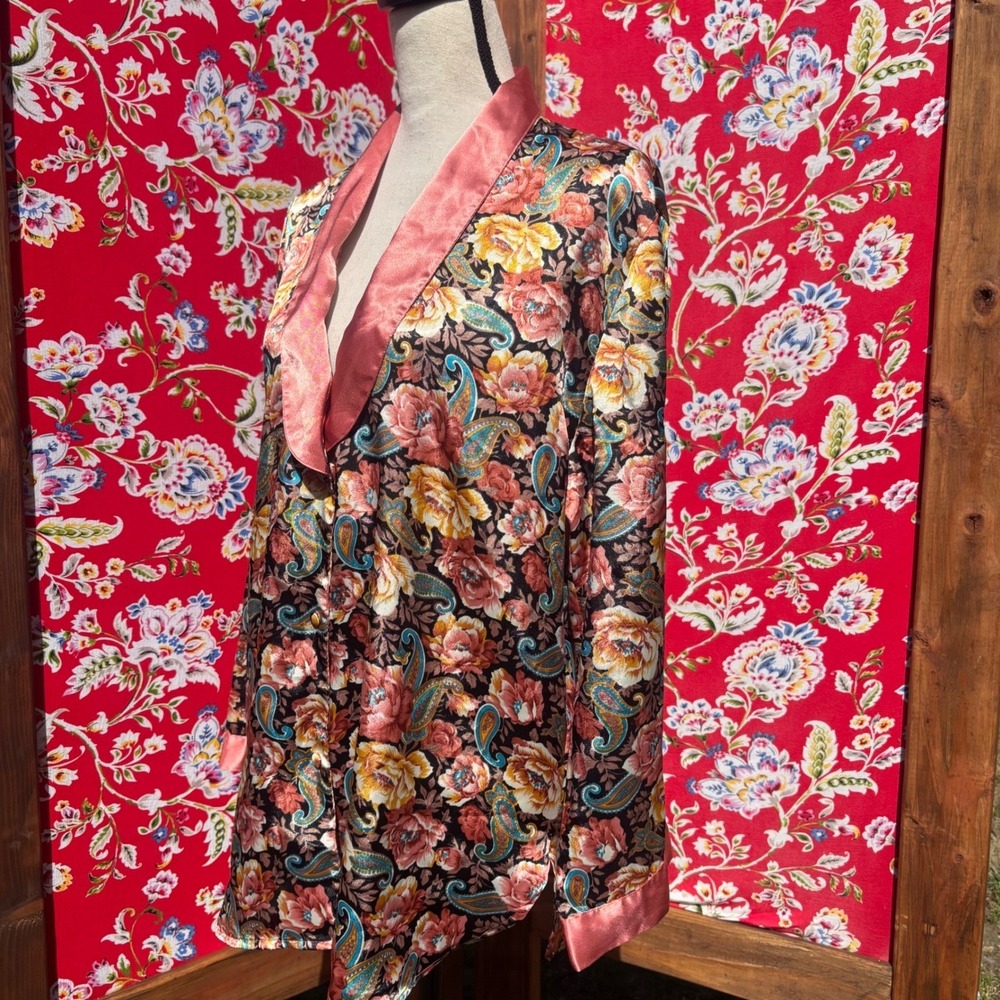 Vintage 90's Gold Label Victoria's Secret Satin Floral Button Up Pajama Blouse